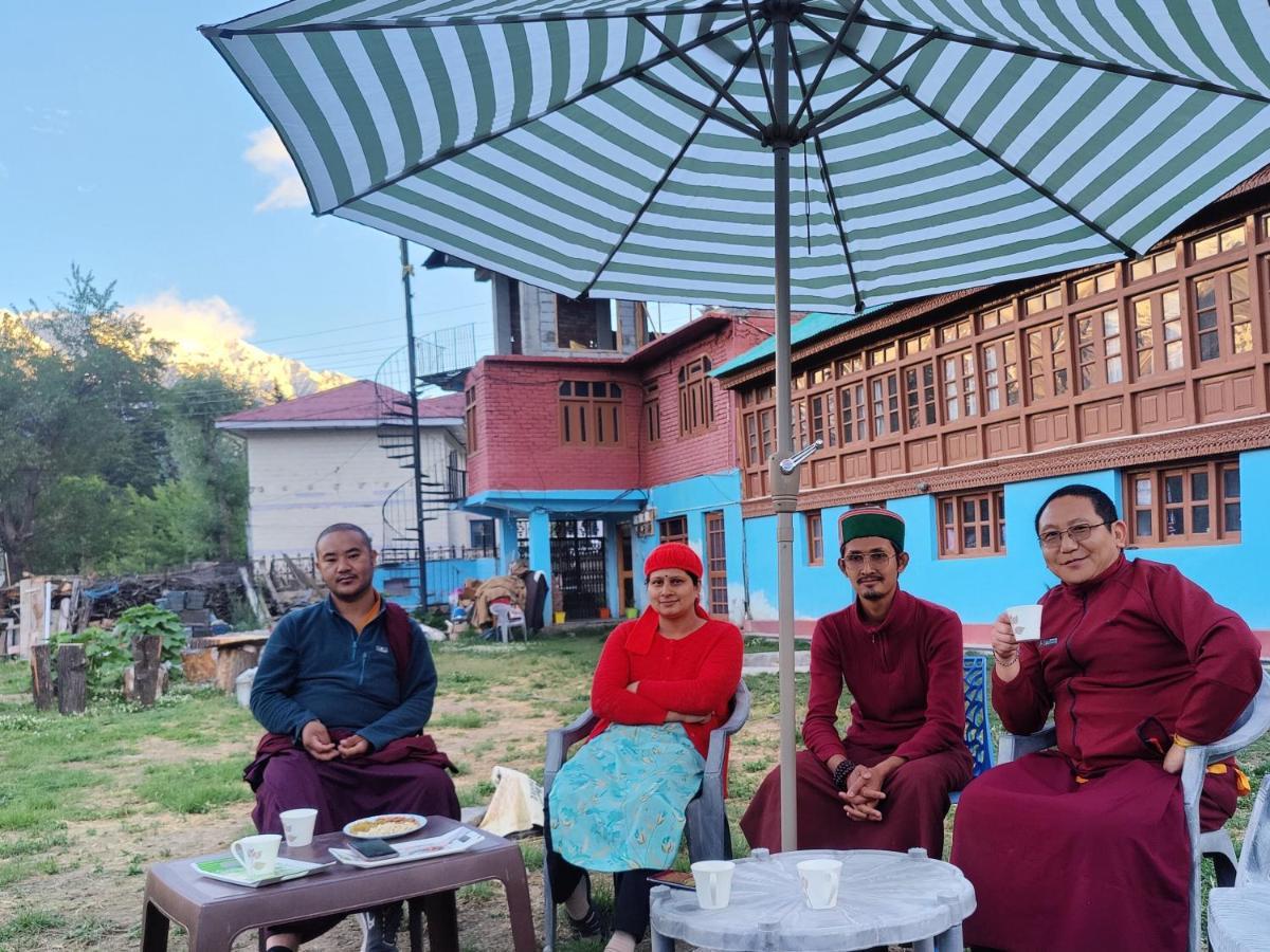 Silk Route Home Stay Калпа Екстериор снимка