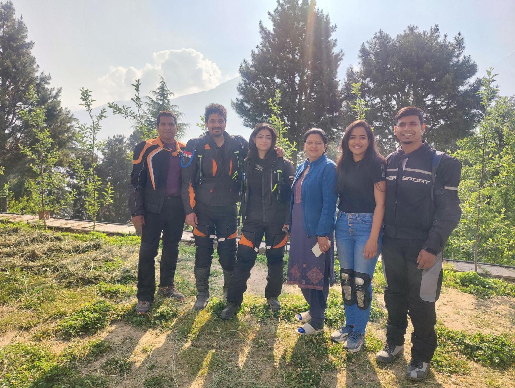 Silk Route Home Stay Калпа Екстериор снимка